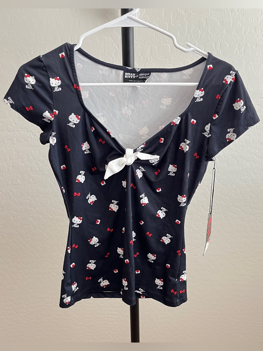 Sanrio Hello Kitty x Unique Vintage Black Short Sleeve Retro Top